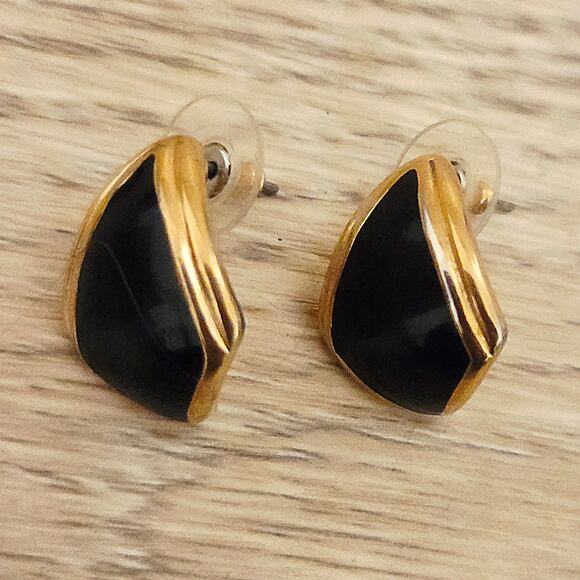 Vintage MONET Signed Black Enamel Gold Tone Pierced Earring - Picture 2 of 4
